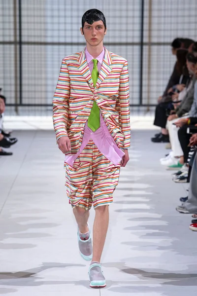 Look 27